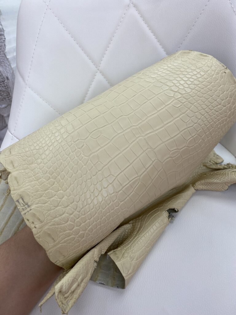 Uncle Bench Hermes New leather Alligator matt Y1 Vanilla color
