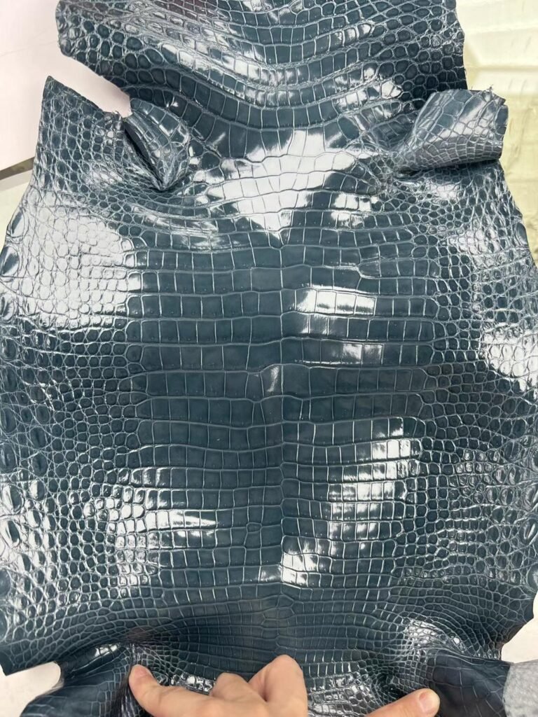 Uncle Bench Hermes New Leather shiny porosus crocodile N7 Dark blue