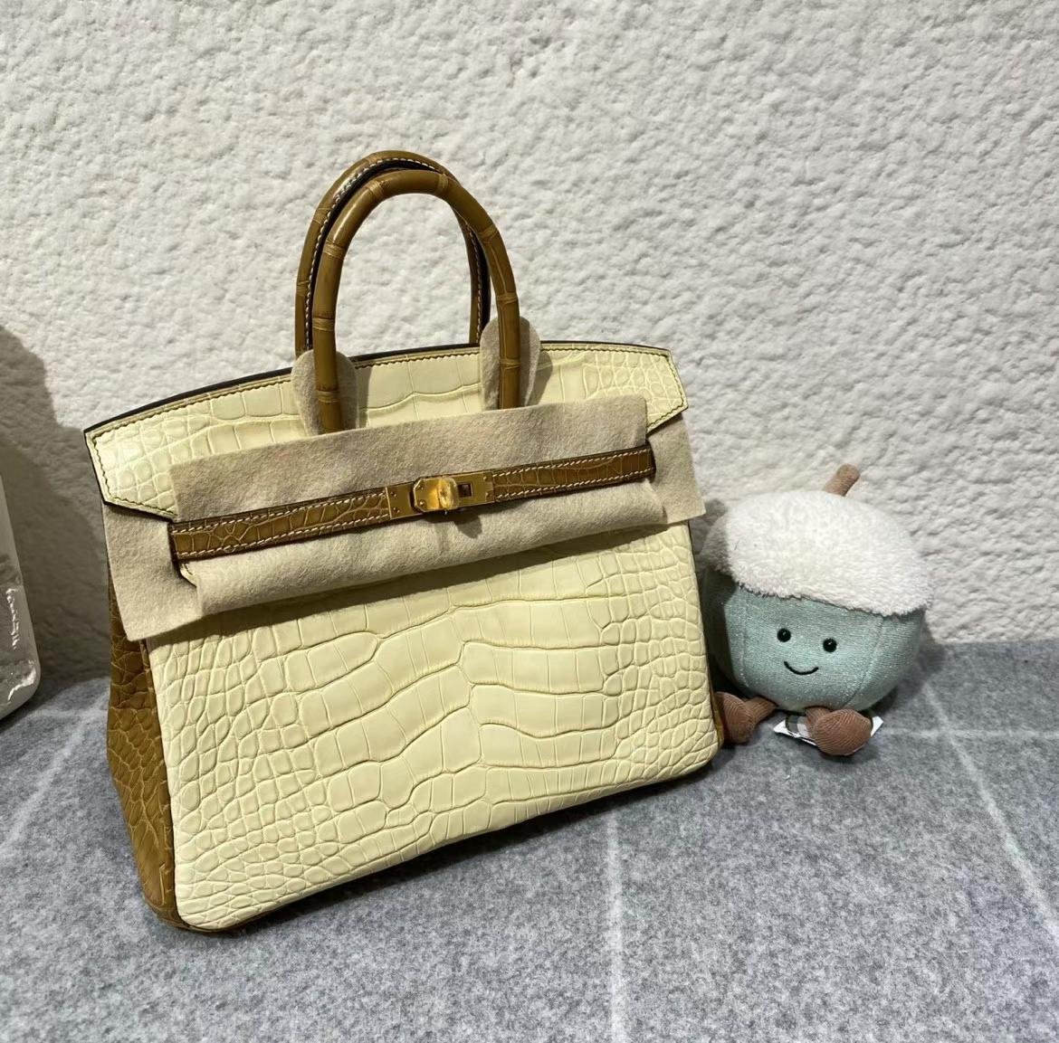 Uncle Bench Hermes Birkin Matte Alligator Y1 Vanilla color & 1H brown Gold Hardware 25cm Full Handmade
